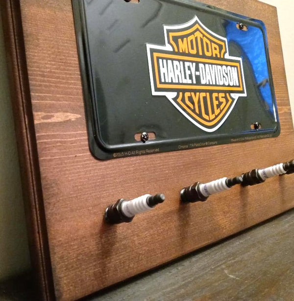 Harley-Davidson - License Plate Spark Plug Rack For the Gear Head Lean2 Designs