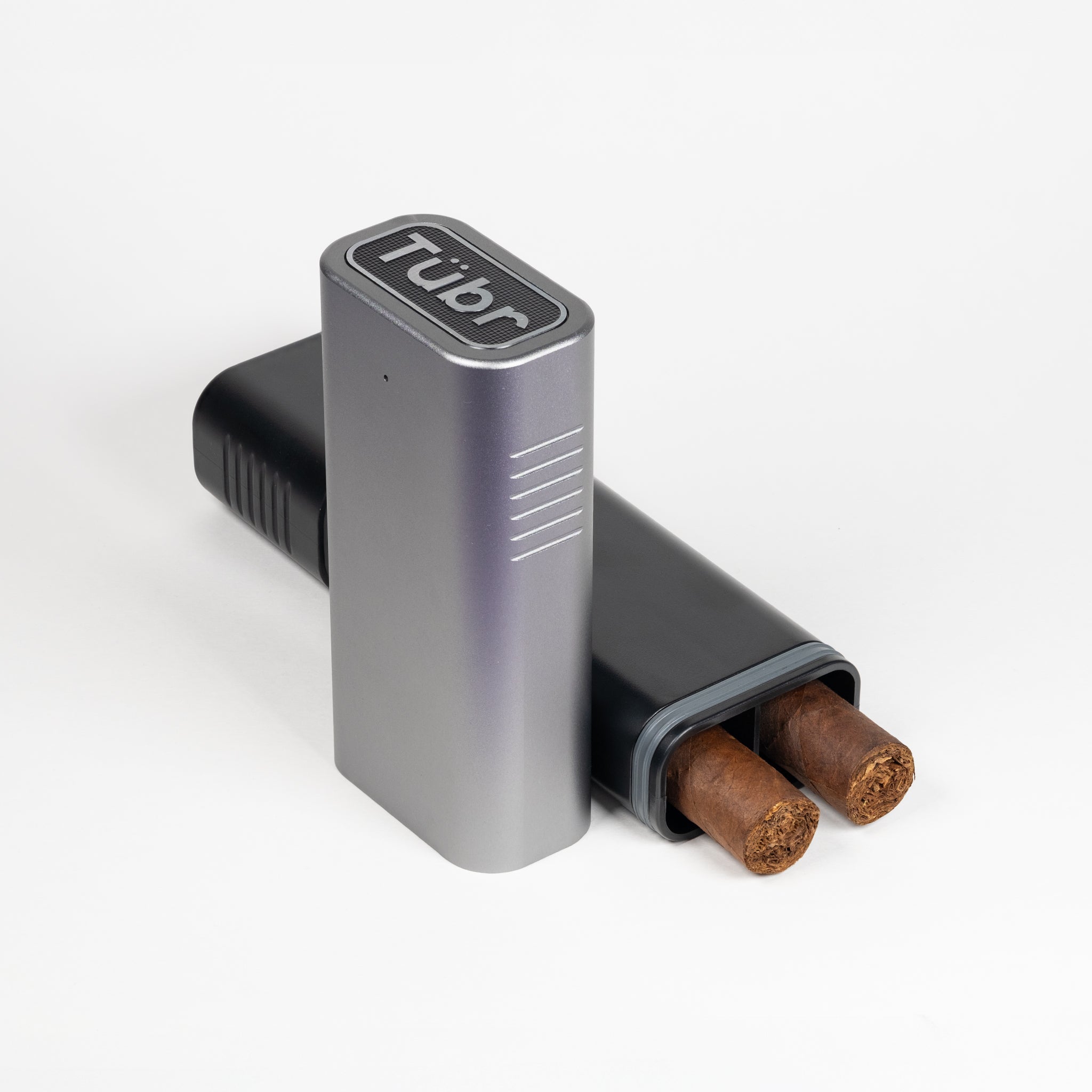 Tübr Gordo aluminum cigar case with two cigars, silver and black