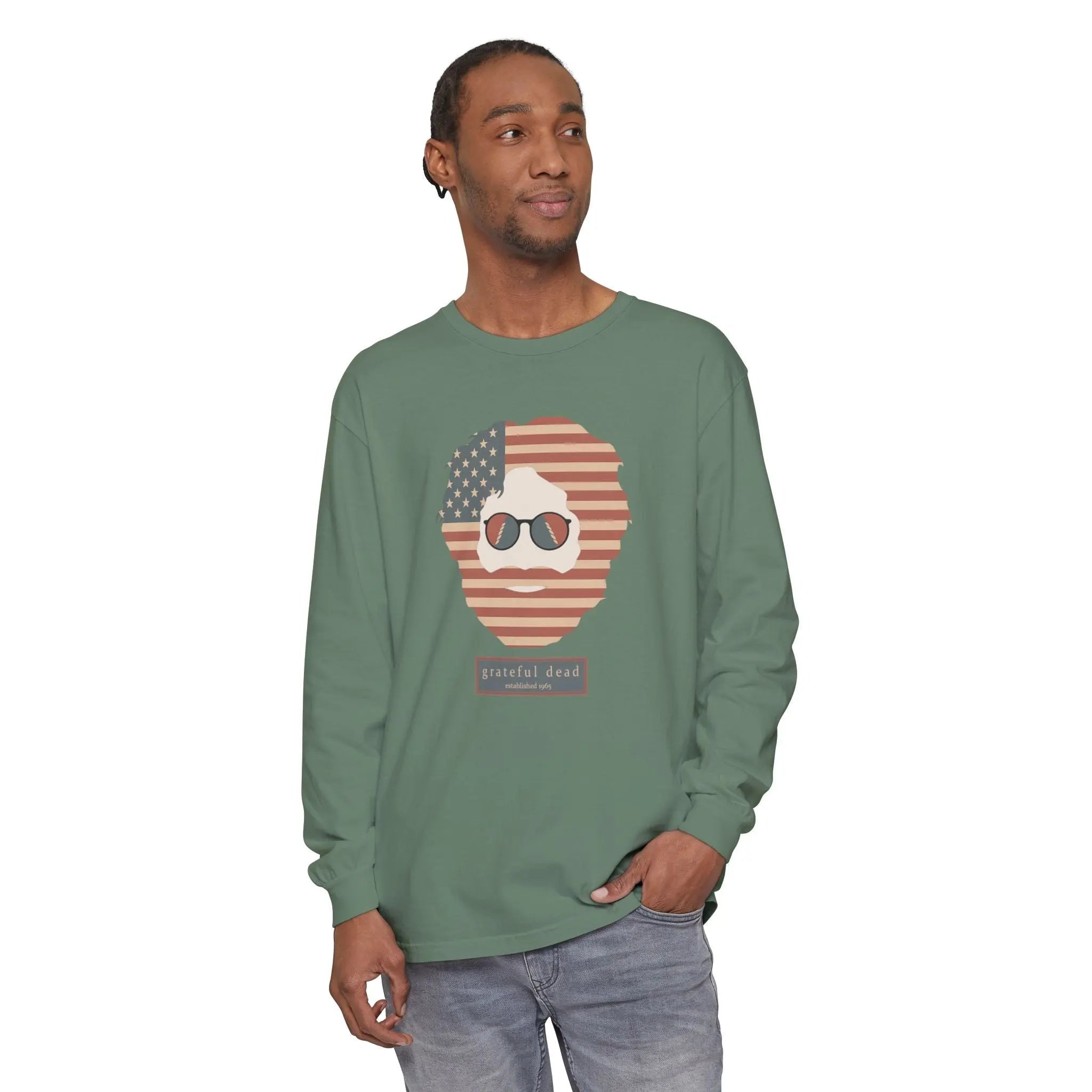 Green long-sleeve T-shirt with patriotic bear graphic on chest