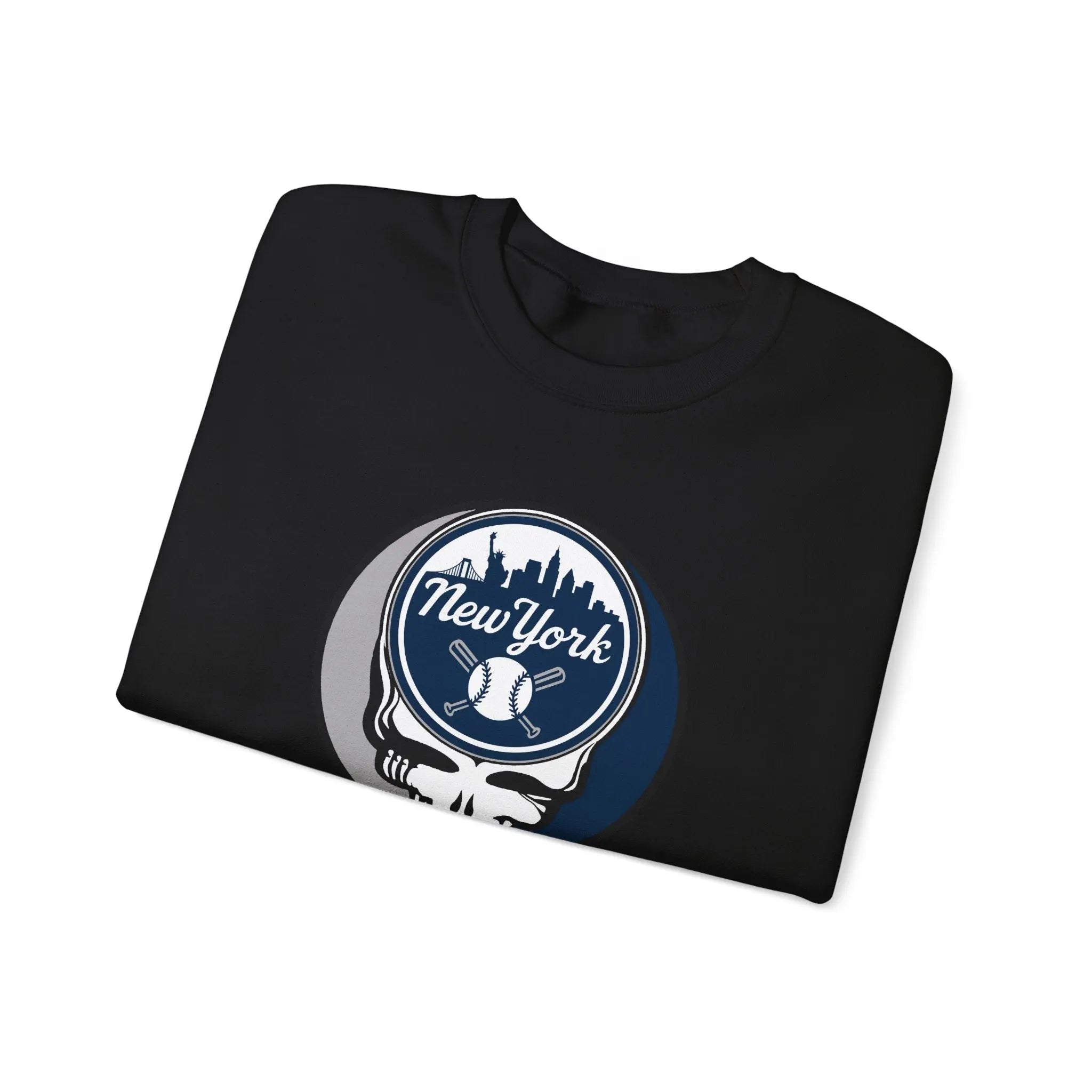 New York Yankees Stealie crewneck sweatshirt, black, angled view with round skull logo