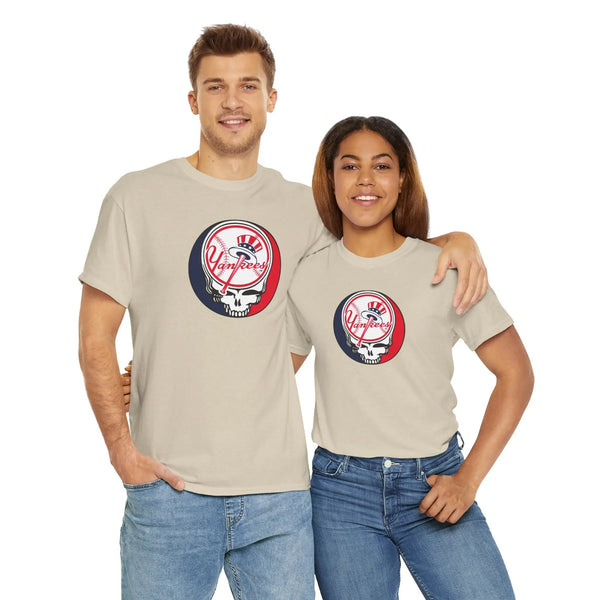 Sand T-shirt with Yankees Stealie skull logo graphic on chest