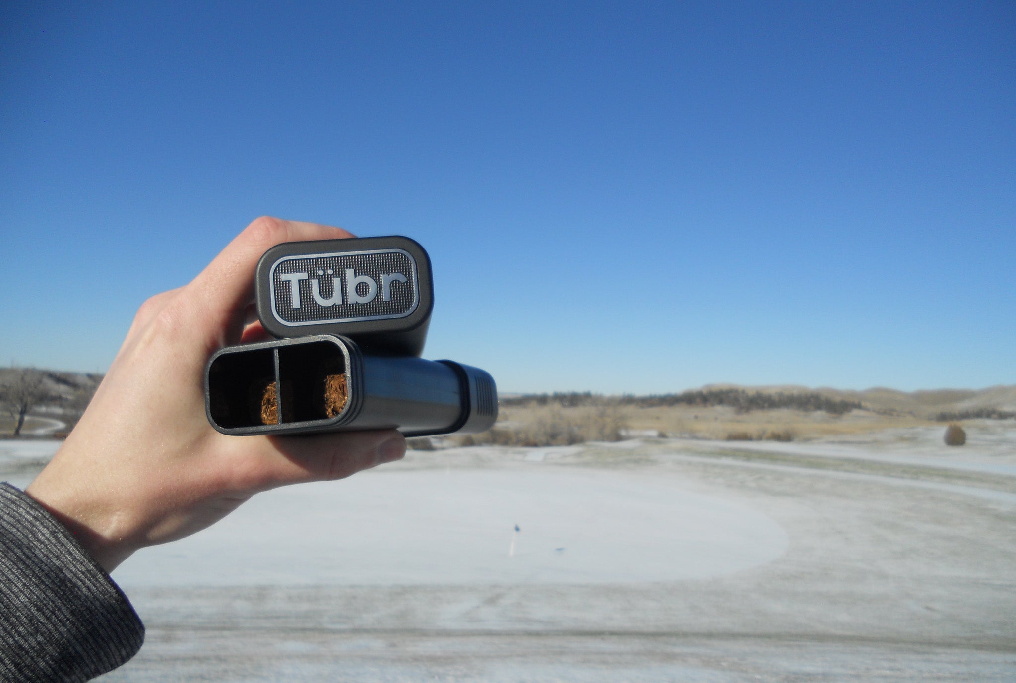 Tübr Gordo Alümen black rectangular tube with logo and open end