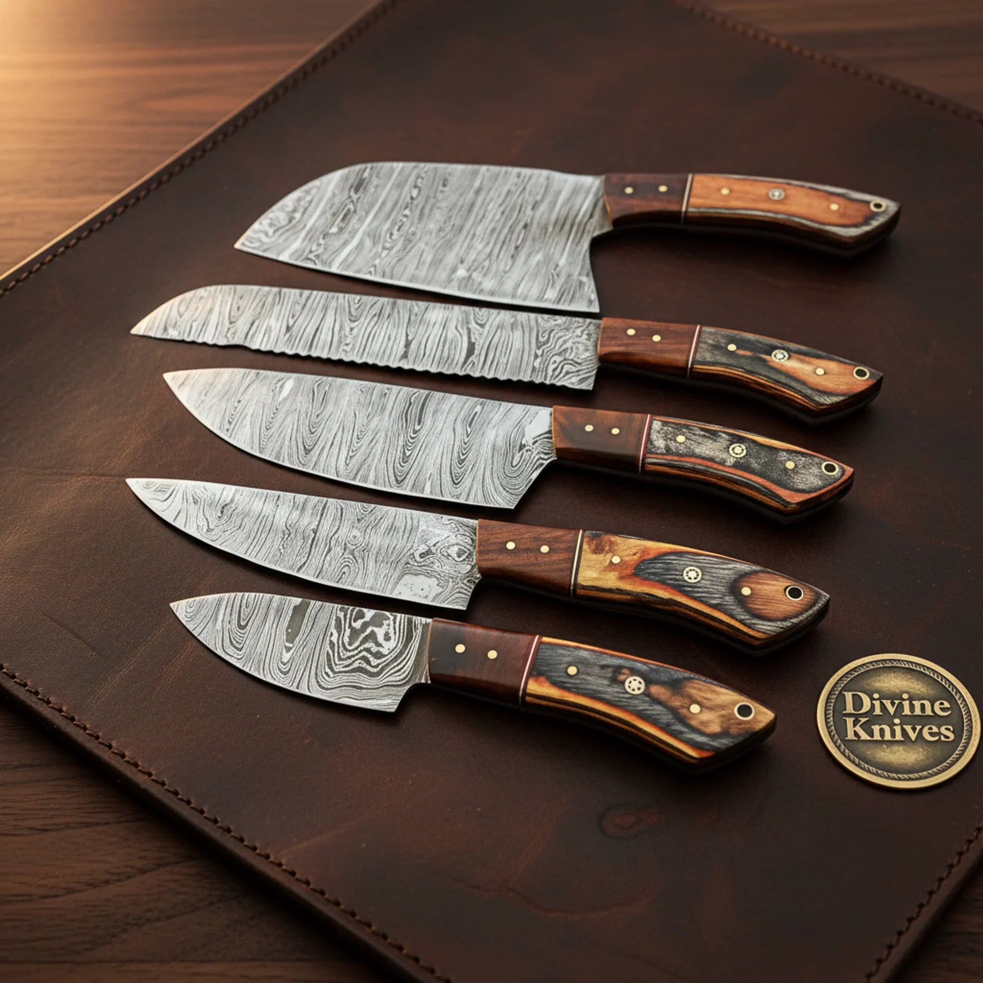 Set of 5 forged chef knives with damascus blades, two-tone wood handles, copper pins