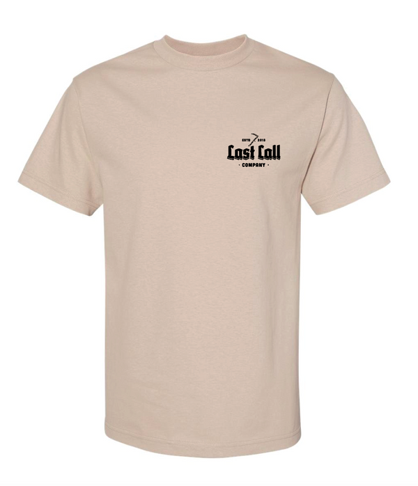 Sand short-sleeve tee with small chest logo graphic